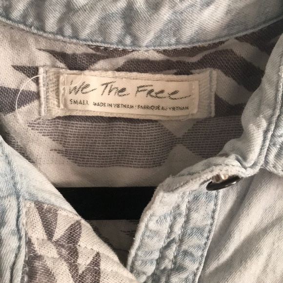 WE THE FREE blue Jean button up - Picture 2 of 5